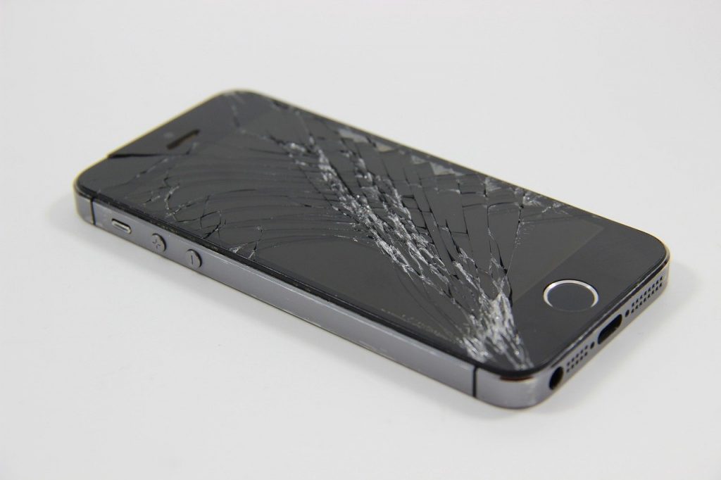 壊れたiPhone