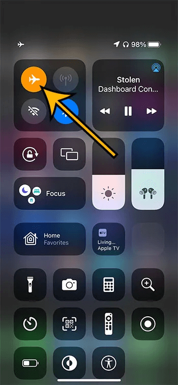 iPhone飛行機モードをオンとオフにします