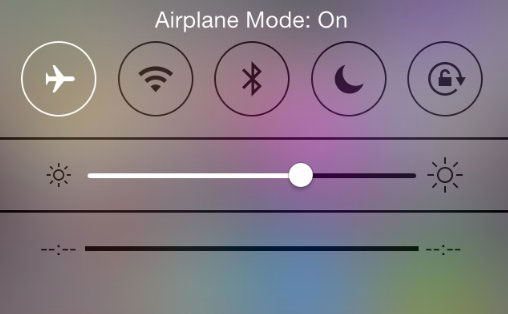 飛行機モードをオンにします