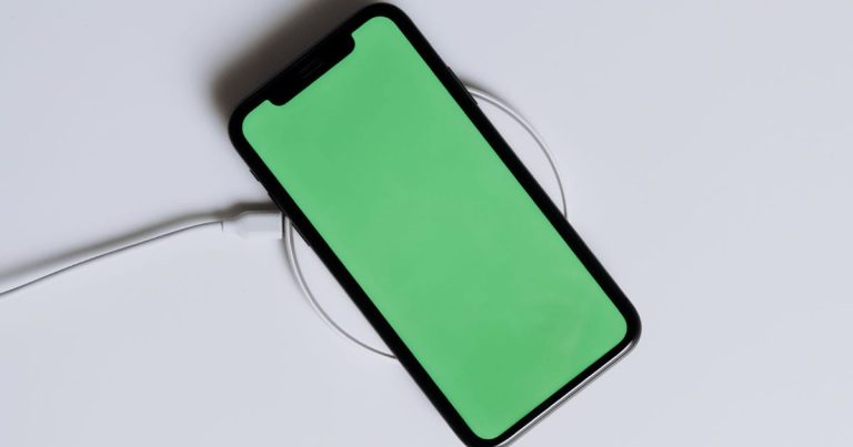 Iphone green screen.jpg